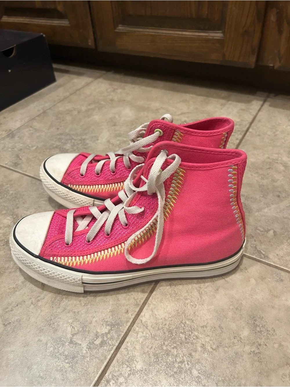 Converse Kids High-Top Sneakers in Bright Pink with Contrast Stitching